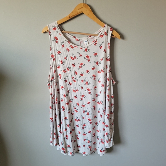 Old navy pink floral tank - Picture 4 of 7